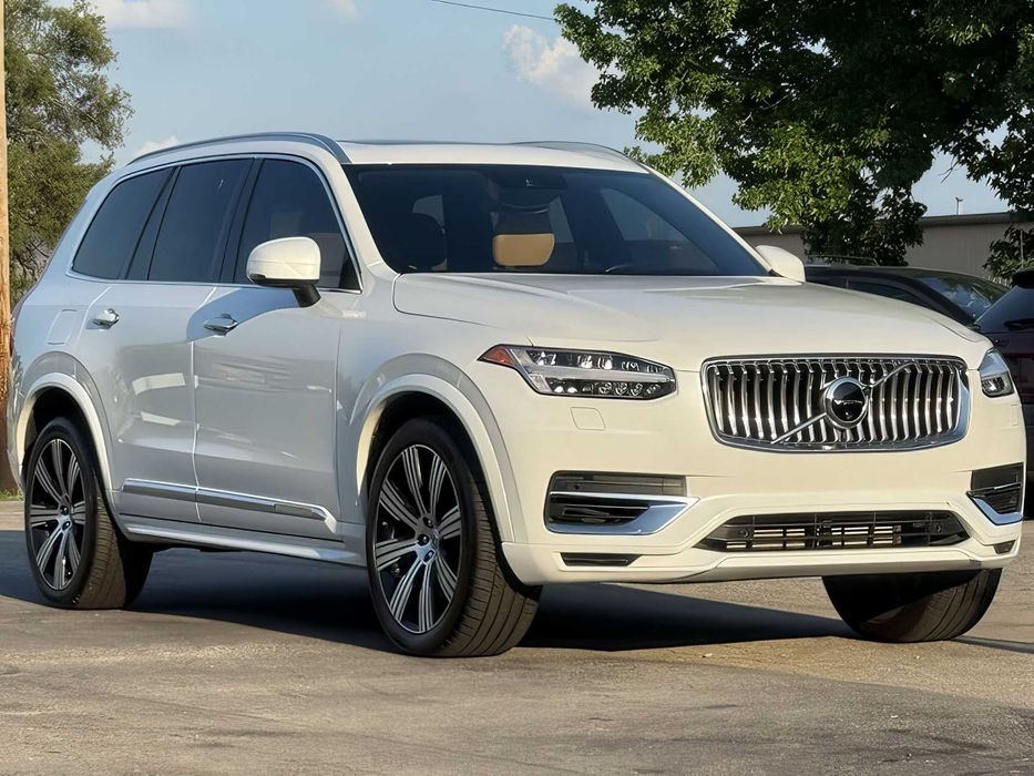 Volvo XC90      2021