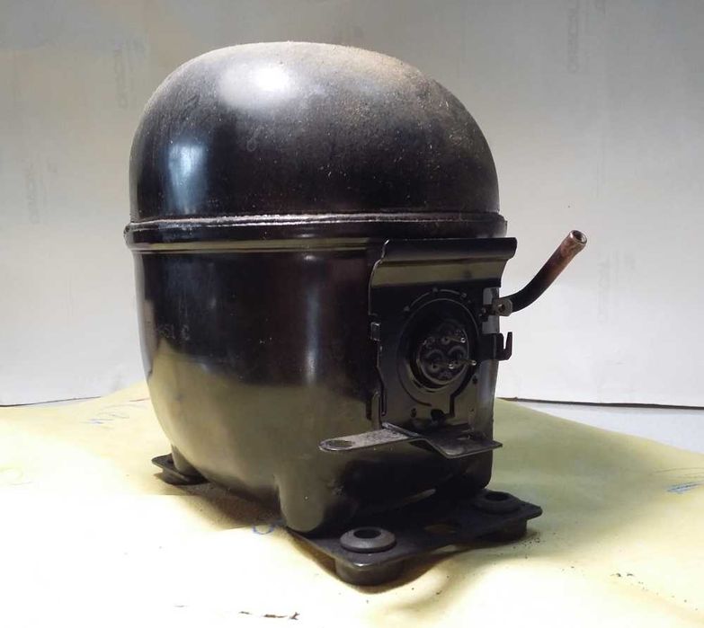 Embraco NEK2168GK Компрессор от холодильника.