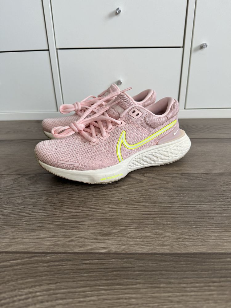 Nike Women's ZoomX Invincible Run Flyknit , оригінал DC9993-600 38,5р