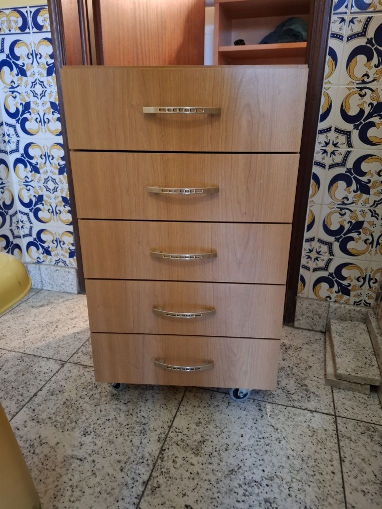 Modulo de 5 gavetas em nadeirs