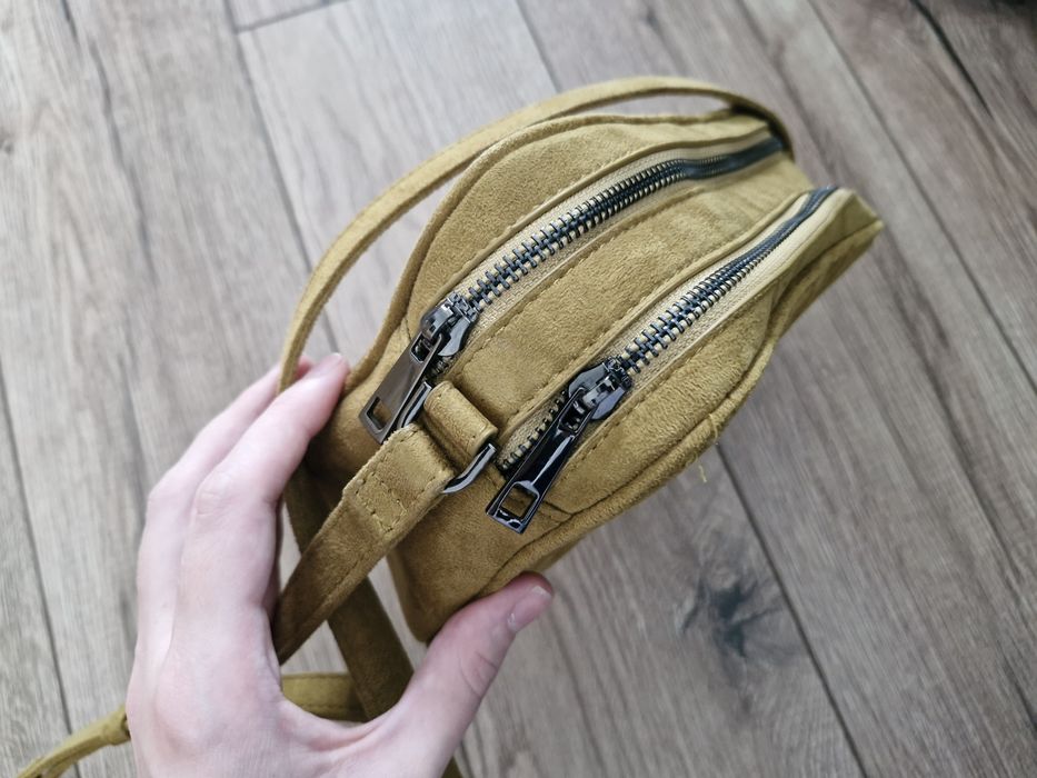 Mała musztardowa torebka Reserved