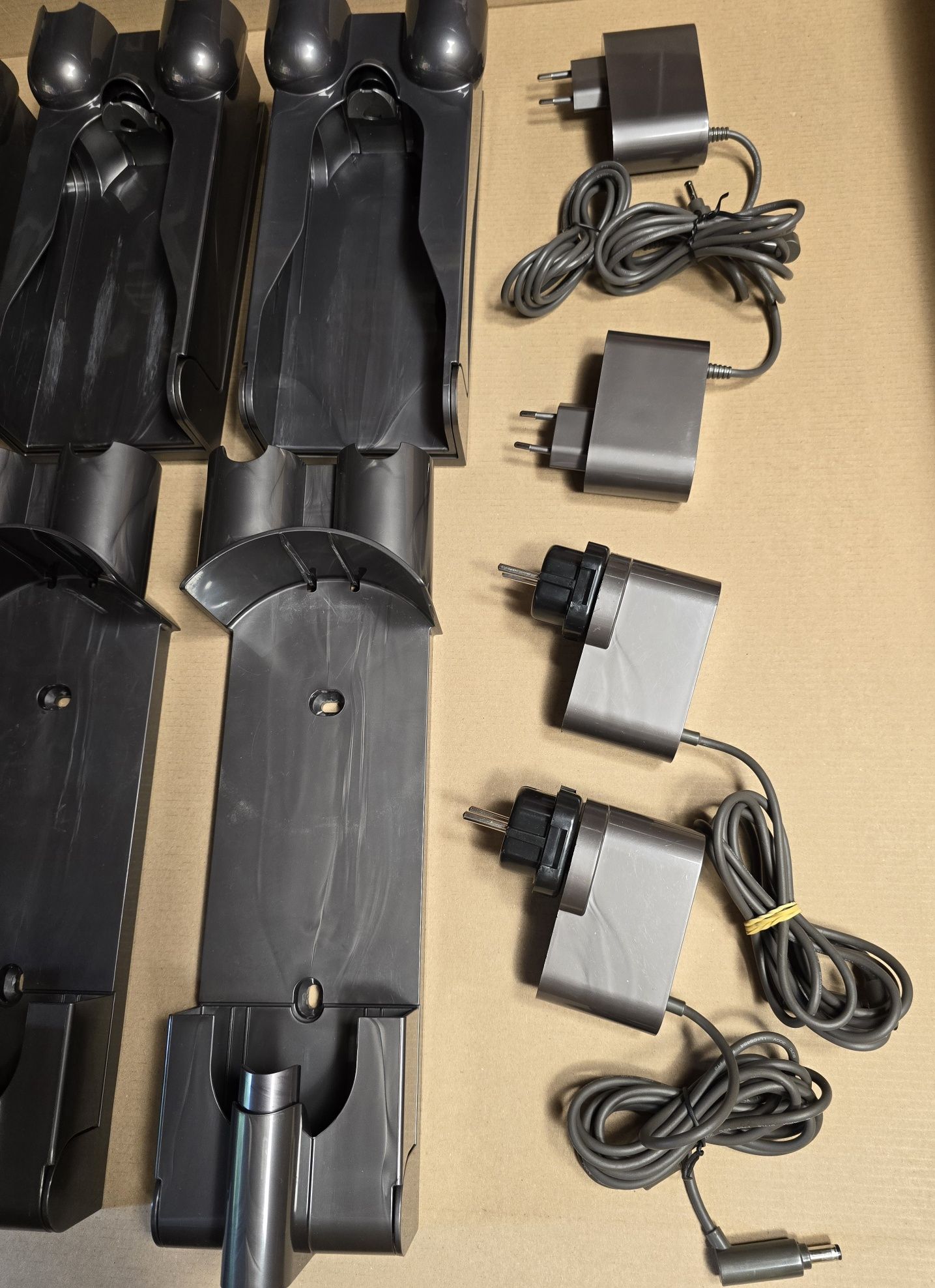 Stacja dokująca Dyson V7 lub V8