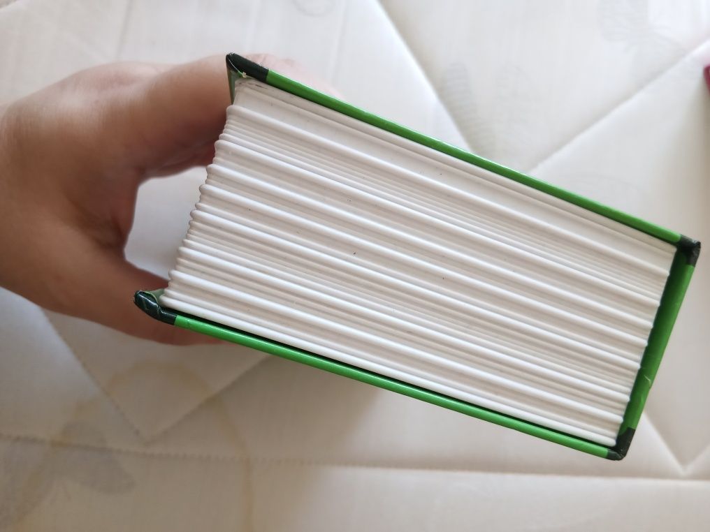 Livro falso, cofre com código