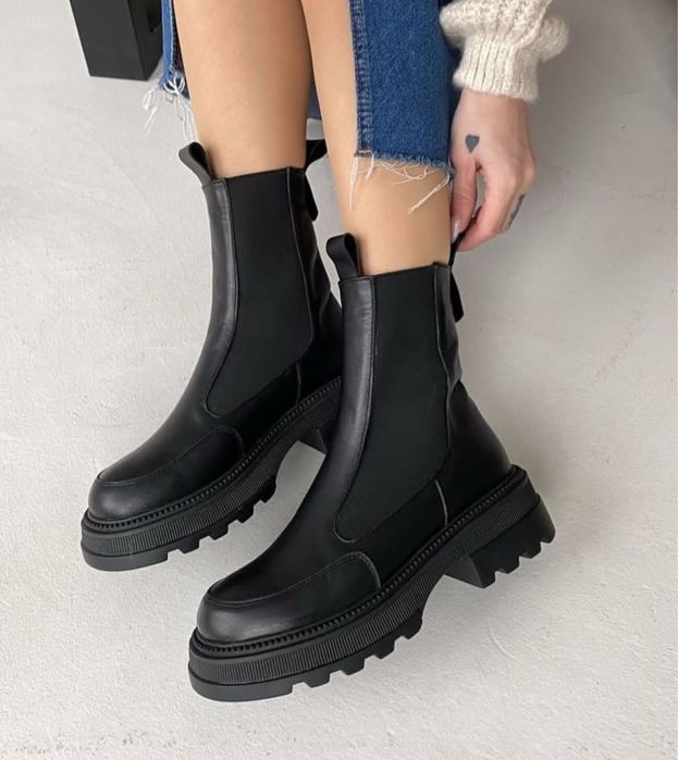 Зимові челсі у чорному кольорі