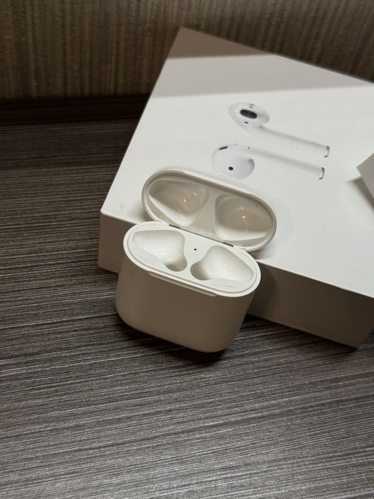 Кейс від Apple Airpods 2