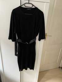 Czarna sukienka zamszowa z paskiem Reserved midi