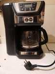Ekspres do kawy Russell Hobbs z młynkiem