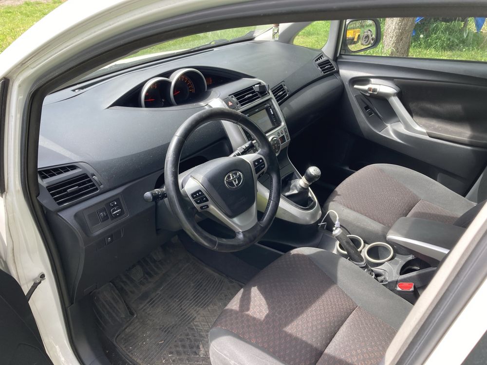 Toyota verso panorama