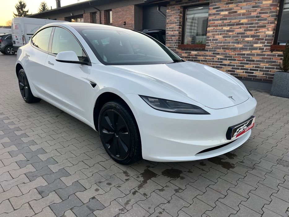 Tesla Model 3 Tesla 3 Long Range Panorama Nawigacja Kamera Sensor LED
