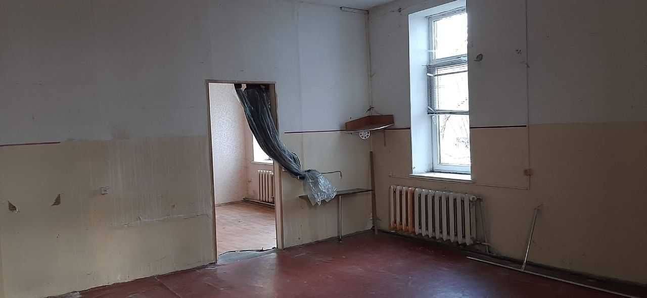 ПРОДАЖ Комерційного приміщення 324,3м.кв. вільного призначення.