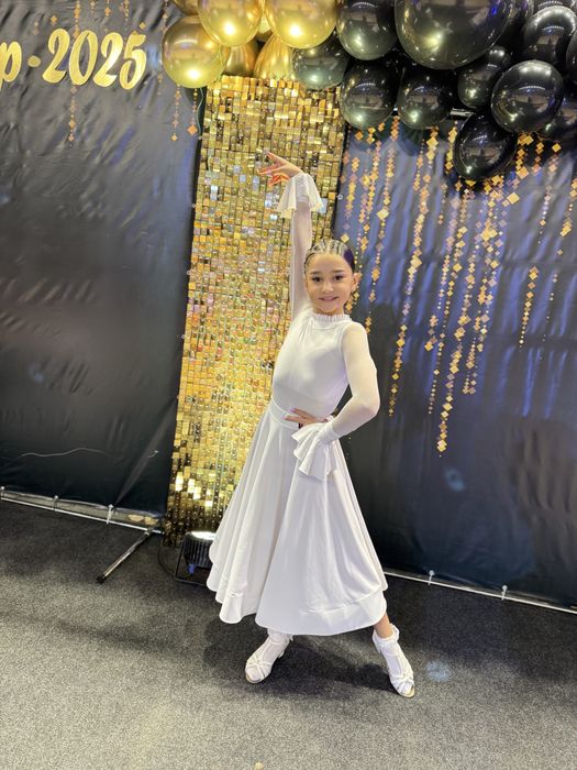 Продам платье с двумя юбками фирми FD