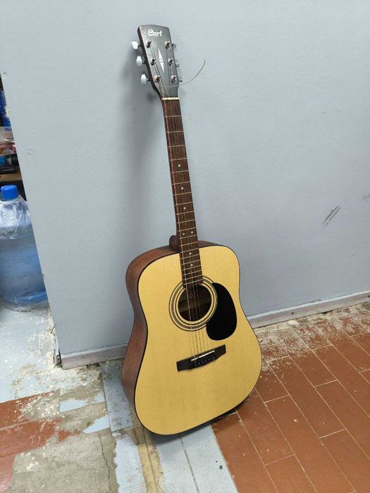 Акустична гітара CORT AD810