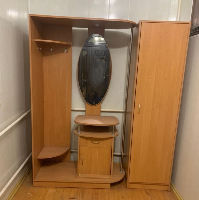 Шафа передпокій прихожа у відмінному стані