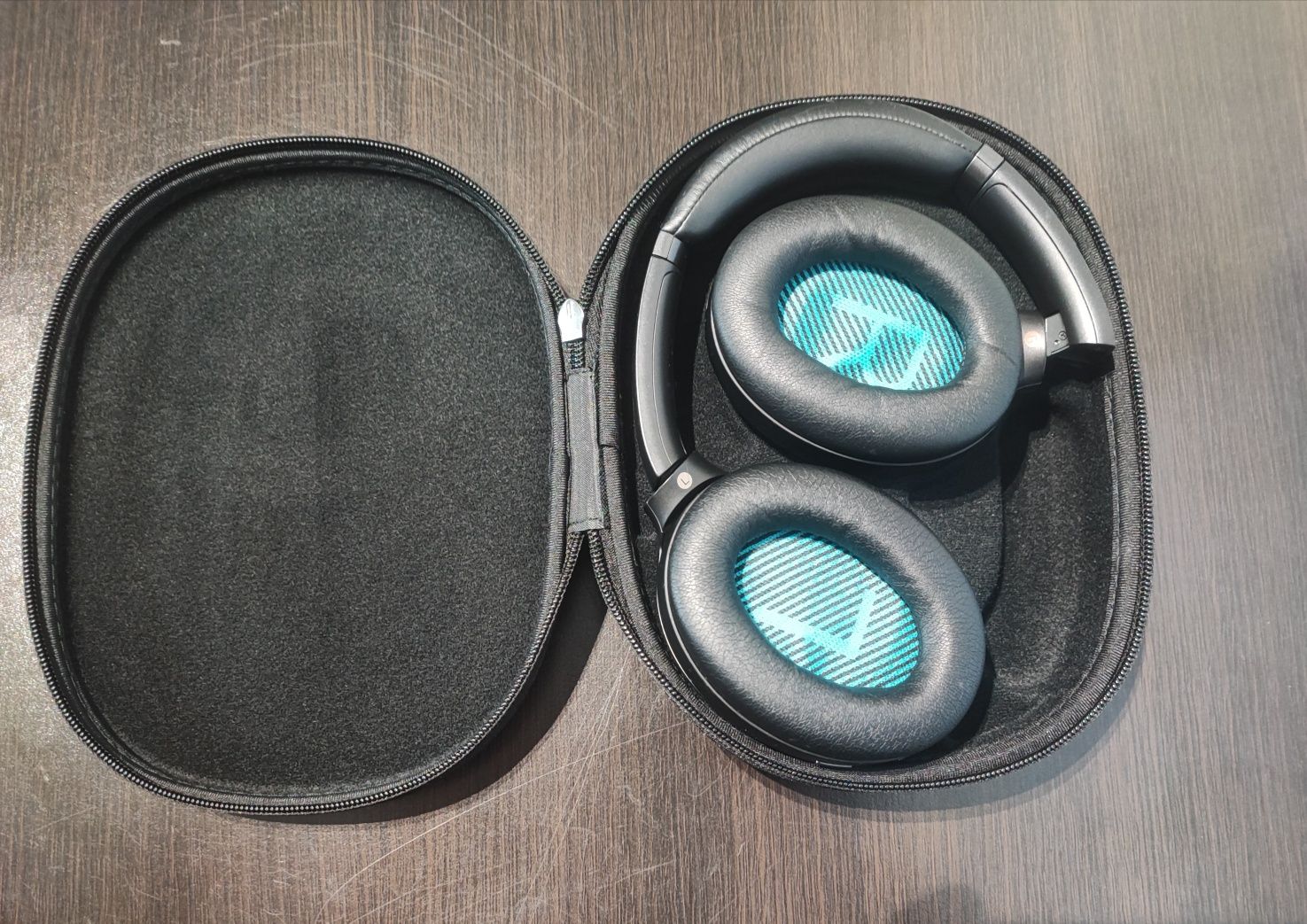 Pokrowiec twardy etui futerał do słuchawek Skullcandy