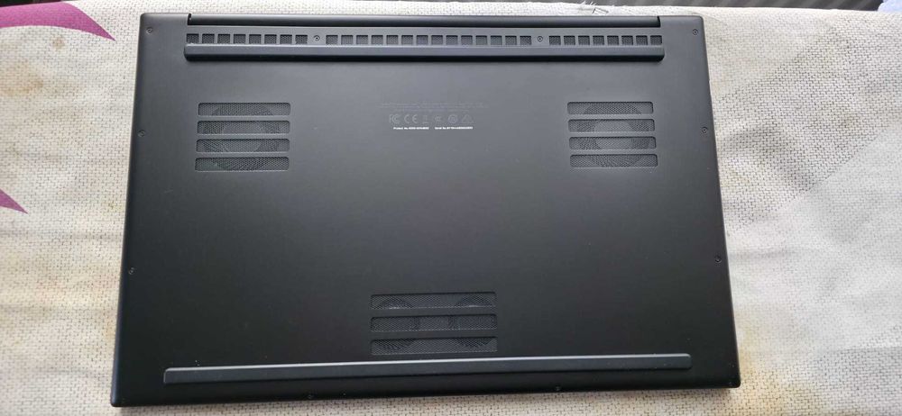 Razer Blade Pro 17 240Hz RTX 2080  16GB 512GB nowy 23k pln bateria 80%