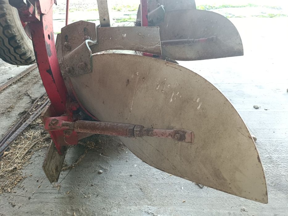 Pług 3 skibowy Unia Grudziądz tur na sprężynach