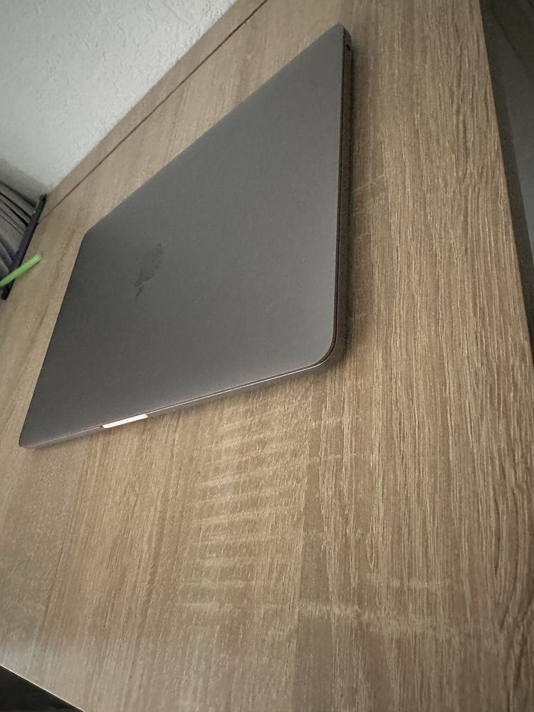 Продам macbook pro