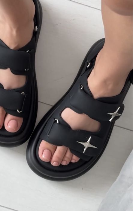 Босоніжки до будь якого образу