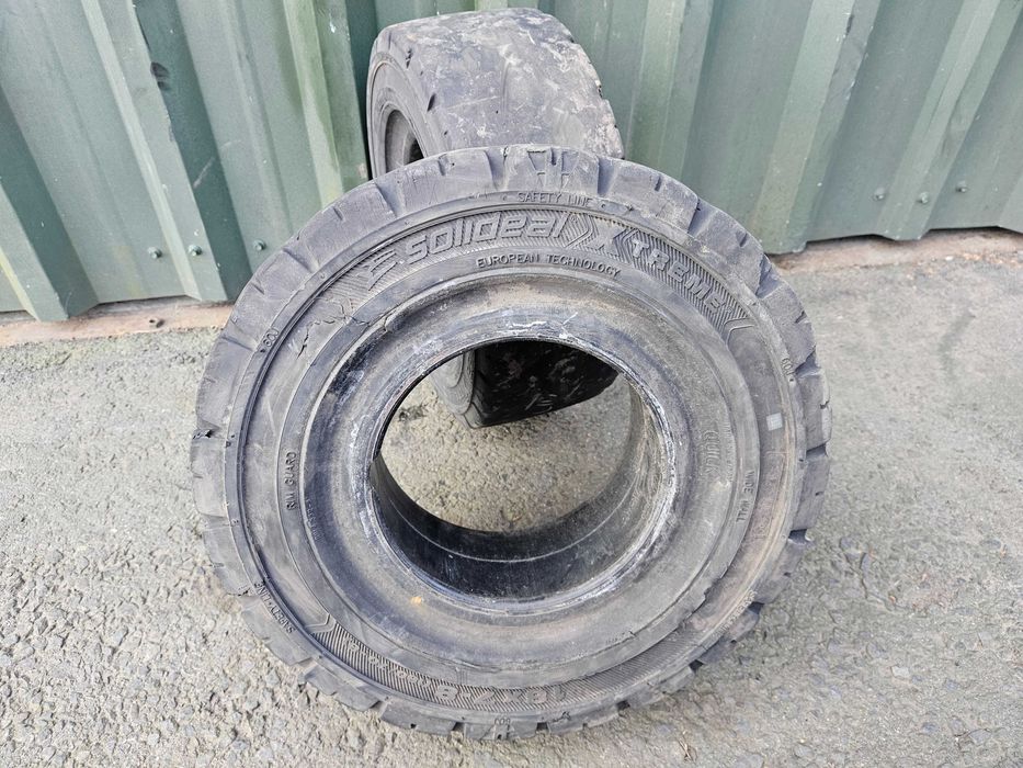 Opony Opona Solideal 18 x 7 - R 8 Pełne Widlakowe 180/70-8 X 18x7-8