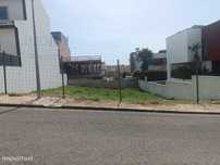 Terreno Urbano com 300 m2 em Carcavelos