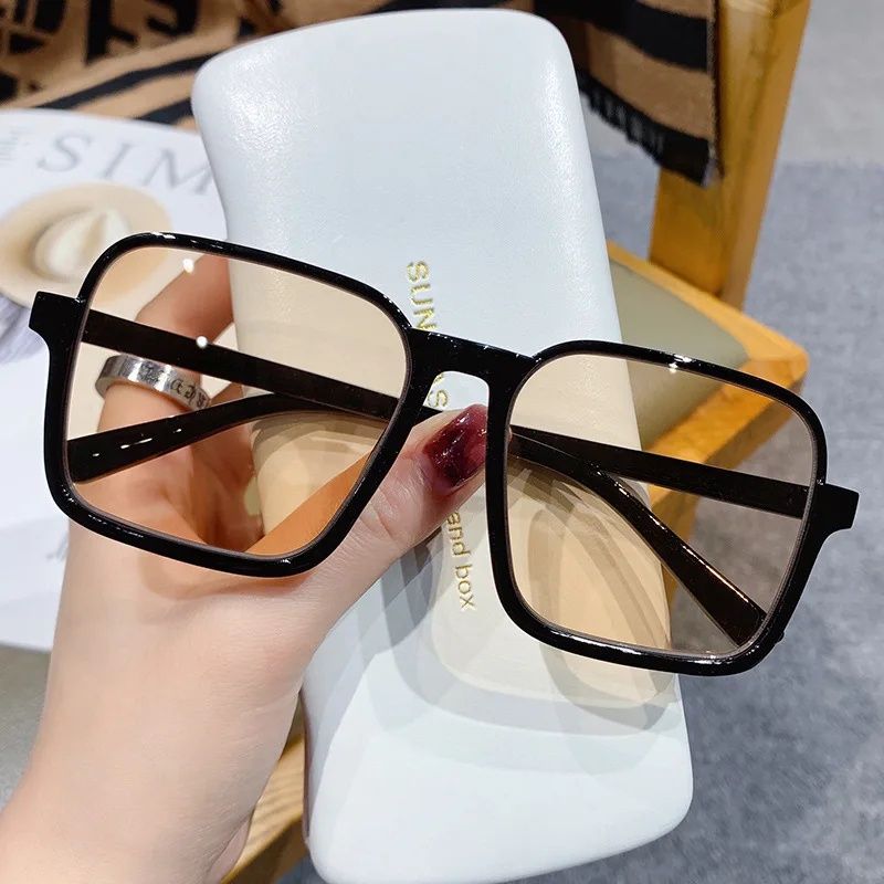 Стильні окуляри 2024