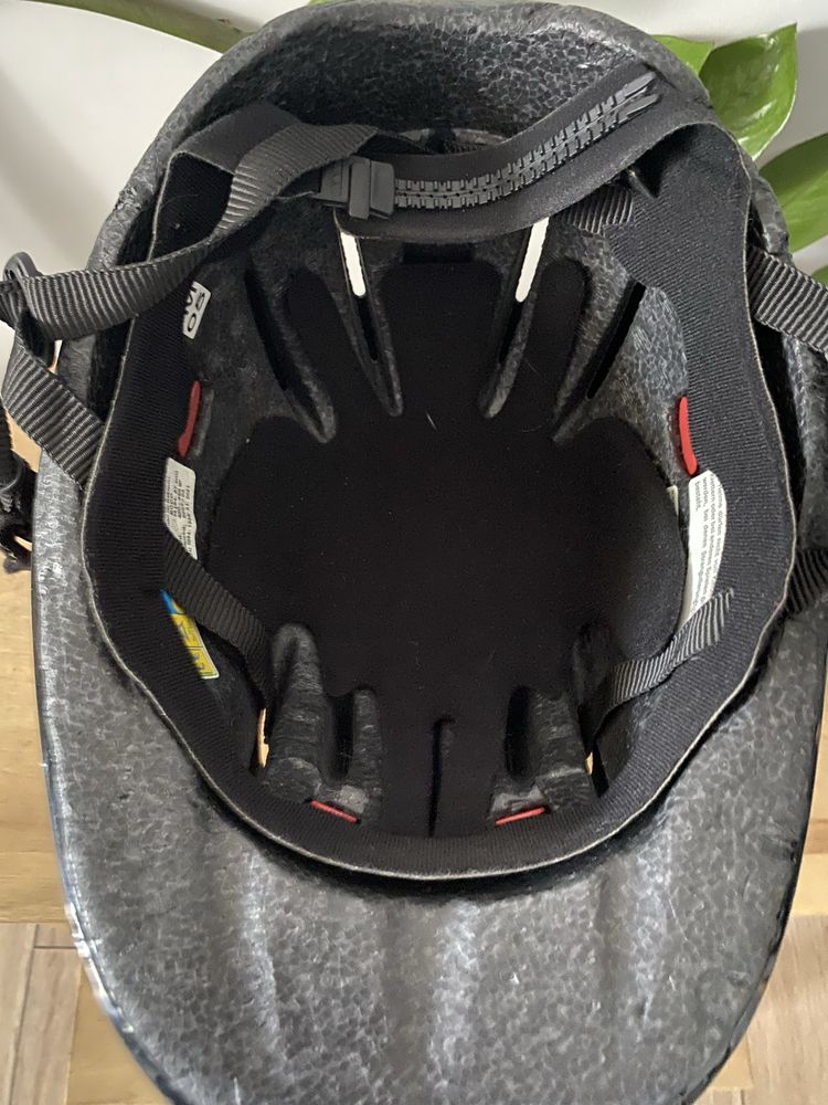 Kask/toczek jeździecki Casco.