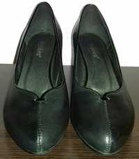 Продам женские туфли erisses