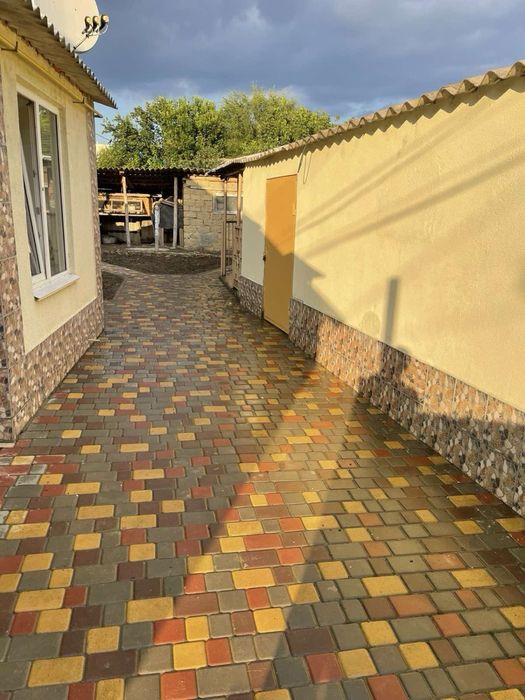 Будинок в оренду з ремонтом та меблями