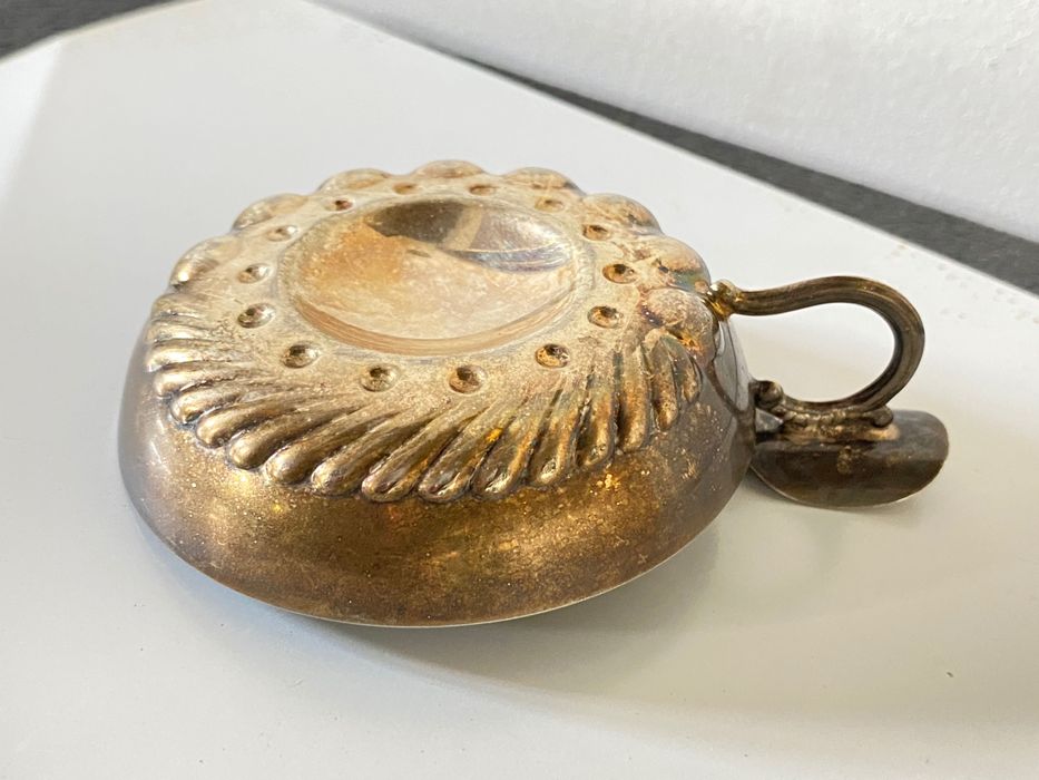 Peça antiga para degustar vinho