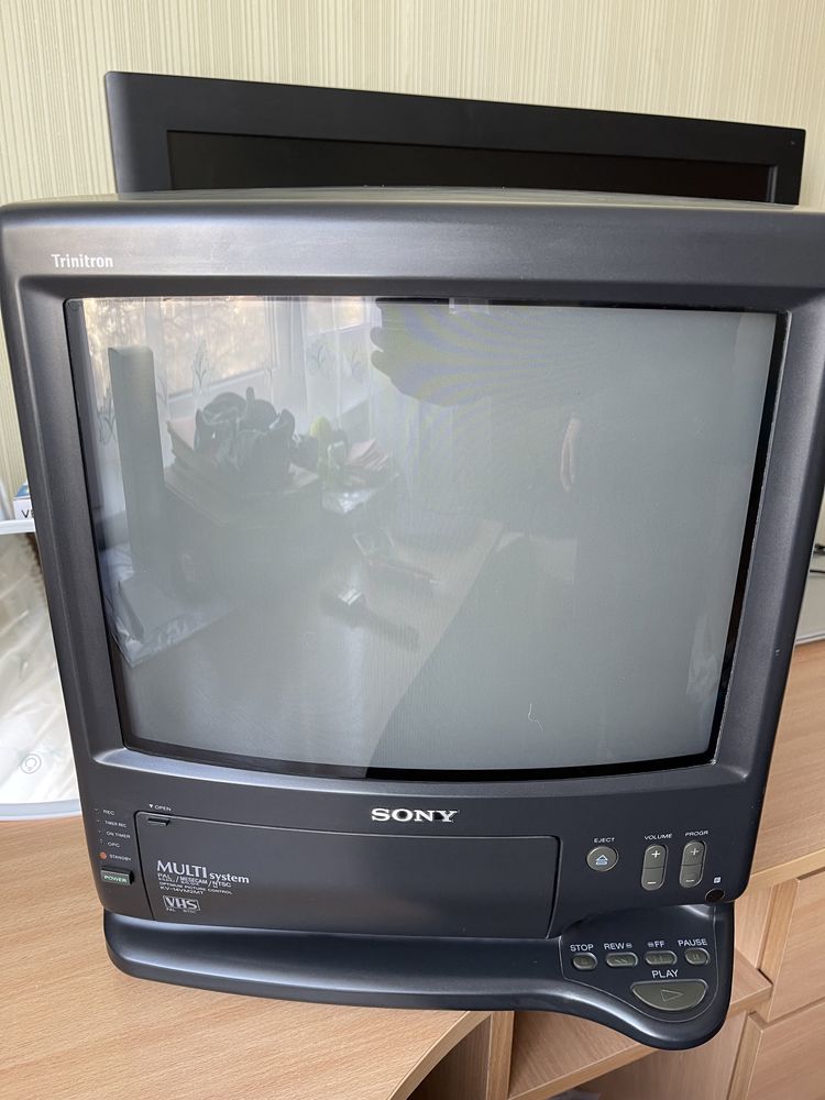 Sony Trinitron відео двійка-( виробник Japan)