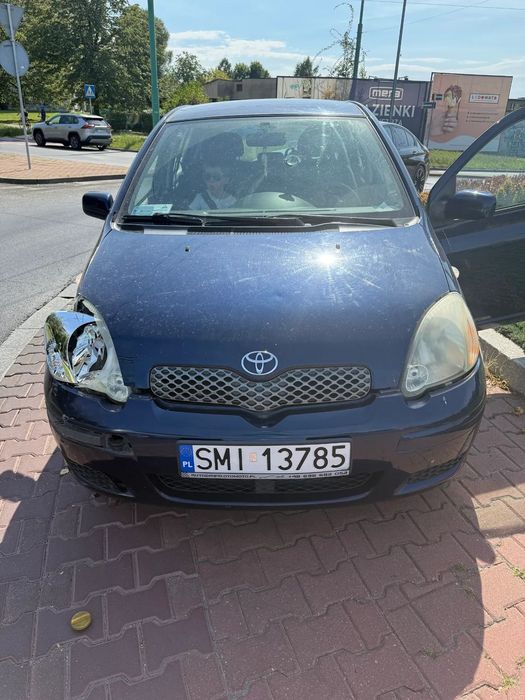 Toyota Yaris Toyota Yaris 2004 – cały samochód na części lub do naprawy