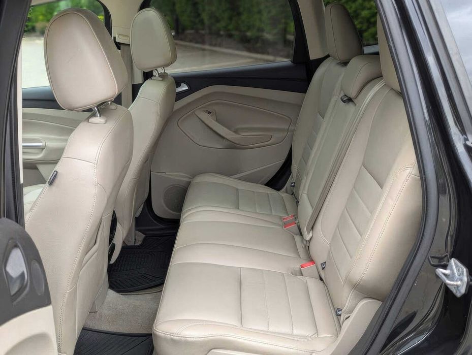 Ford Escape Titanium      2014