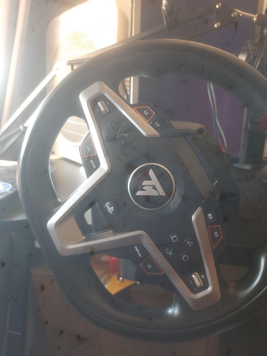 Thrustmaster T248 volante e pedais