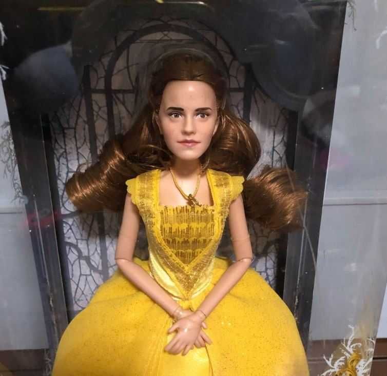 Коллекционная кукла Белль из фильма Красавица и Чудовище