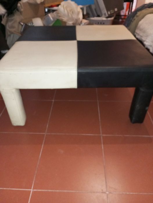 Mesa de centro em pele