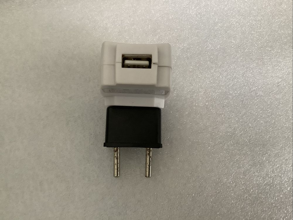Carregador USB 5V 1A  c/led