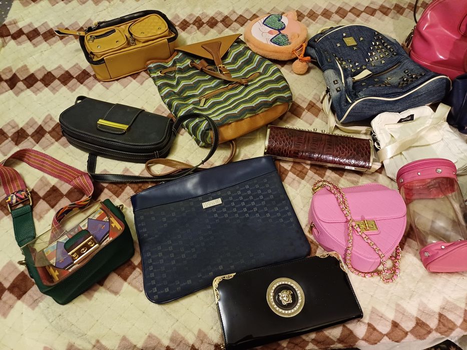 Продам жіночі сумочки,клатчі