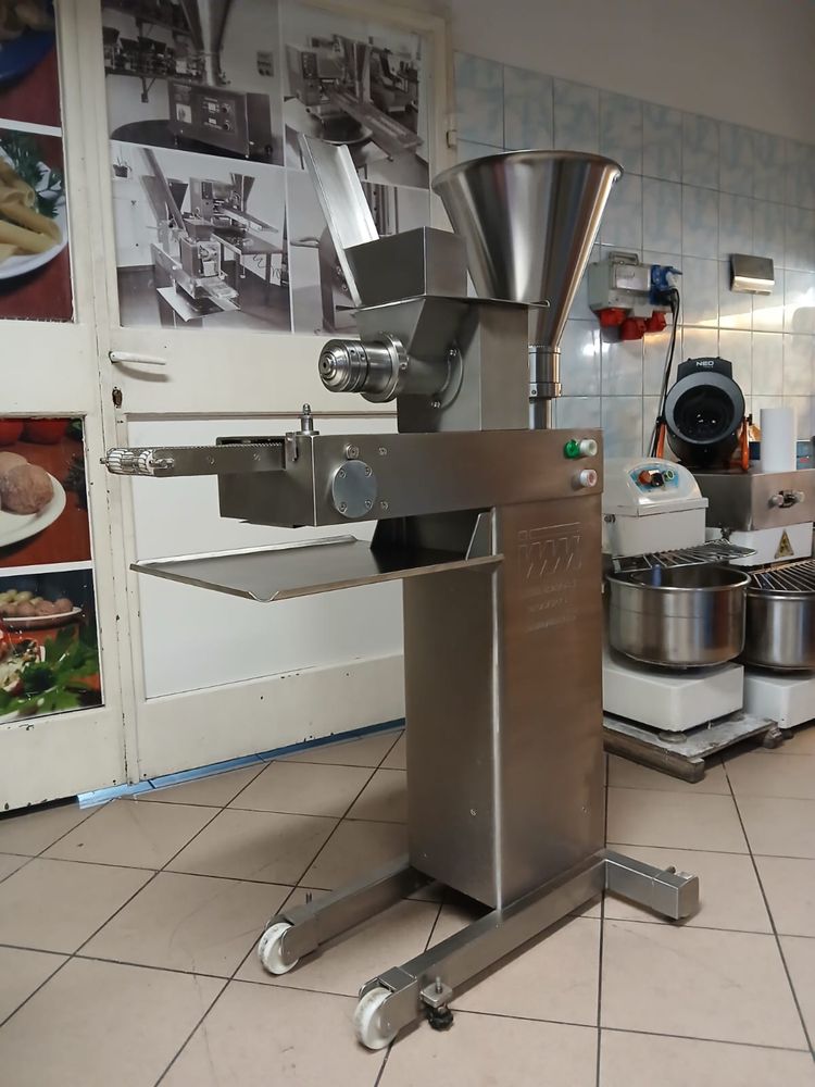 Używana maszyna do pierogów, Formierka 01MG5