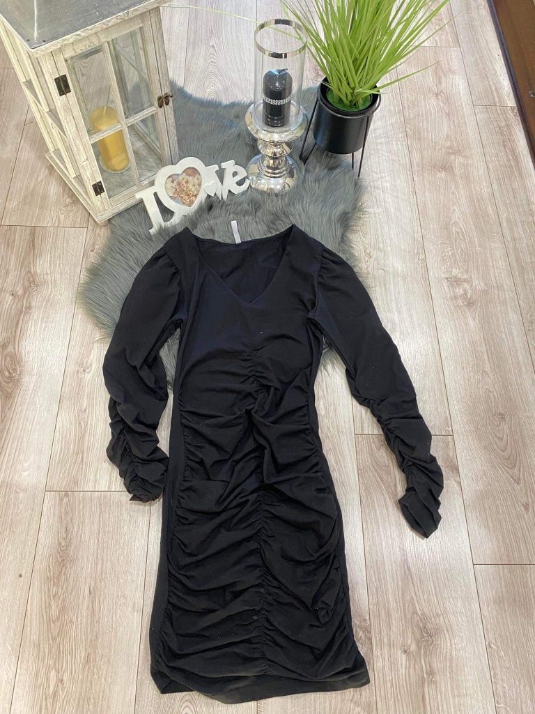 Nowa z metkami czarna materiałowa sukienka mini marszczona uni xs s 36