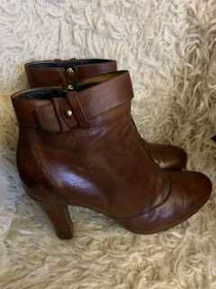 Sprzedam botki damskie firmy Gino Rossi rozm.39