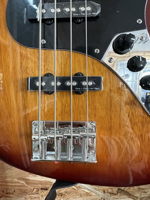 Baixo marcus Miller V3