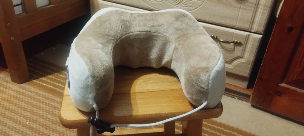 Масажер для шиї новий,6 режимів масажу ціна 300 грн