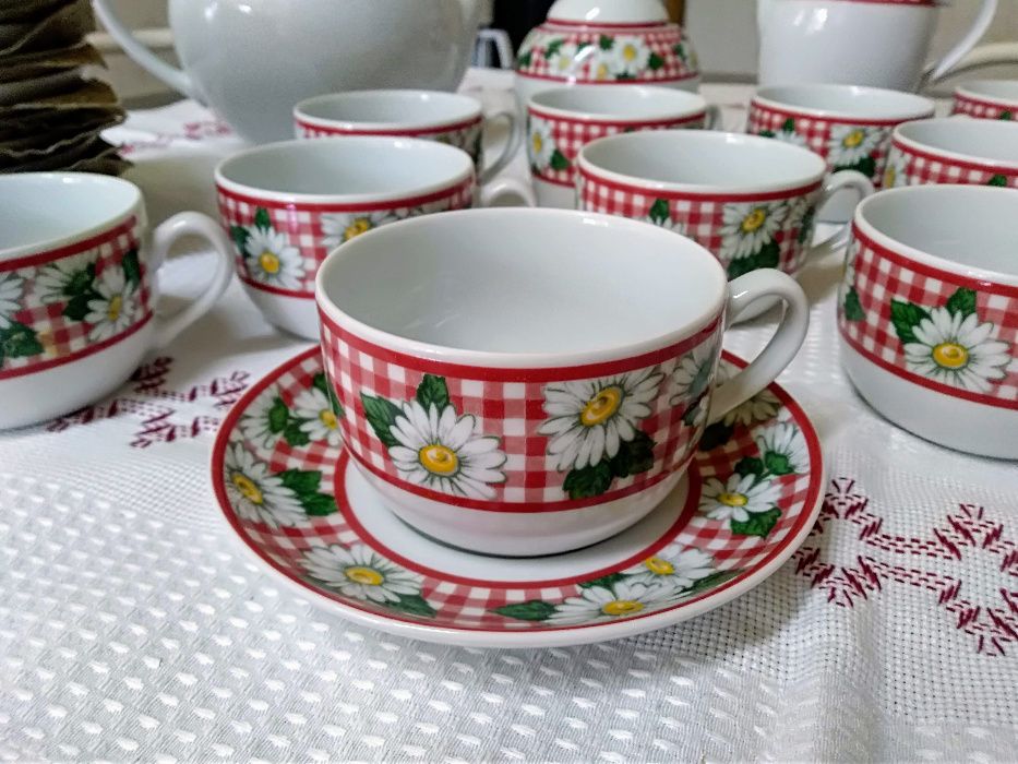 Serviço de chá, em porcelana, marca Costa Nova, modelo Galesia