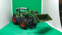 Siku traktor Fendt z ładowaczem 1 32