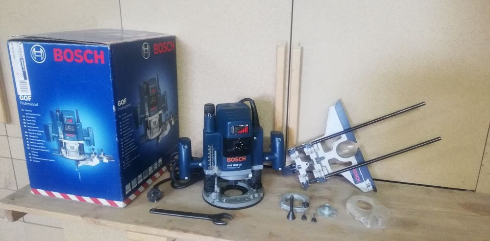 Фрезер ручной BOSCH GOF 1300 CE
