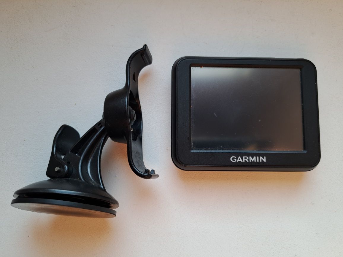 Автомомільний GPS навігатор Garmin Nuvi 30