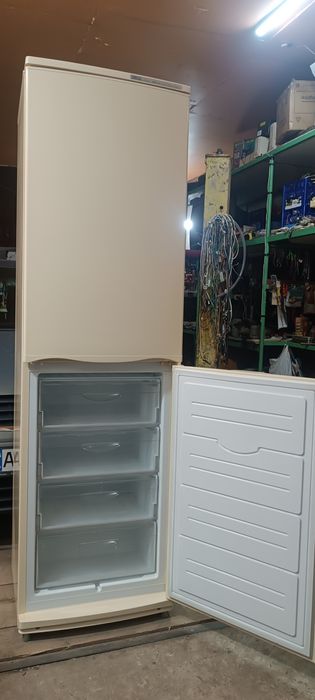 Холодильник (два компресора)