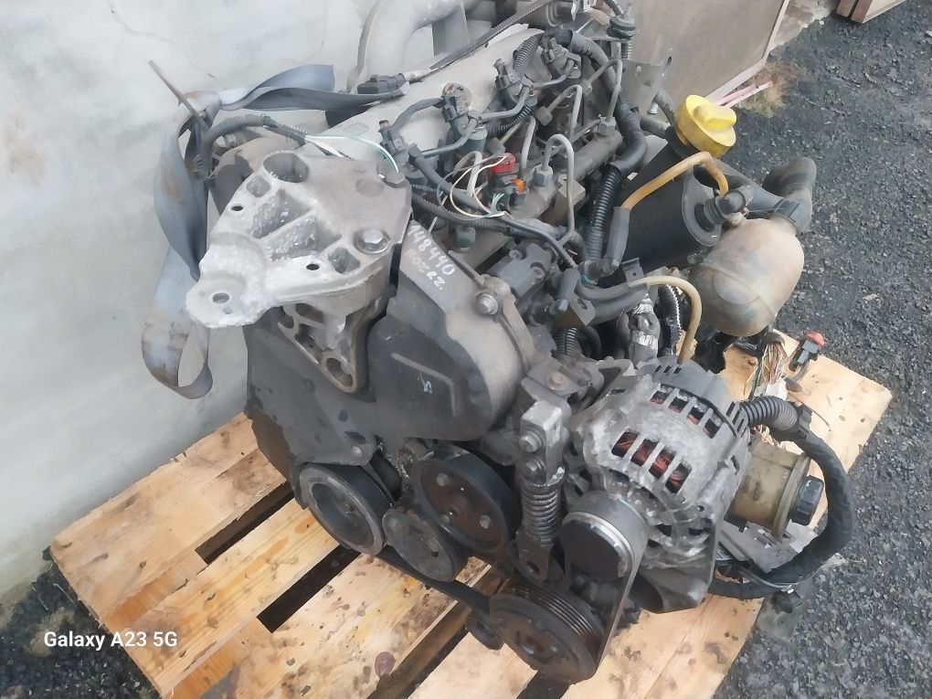 Renault megane scenicI 1.9 dti silnik kompletny z osprzętem KPL F8T