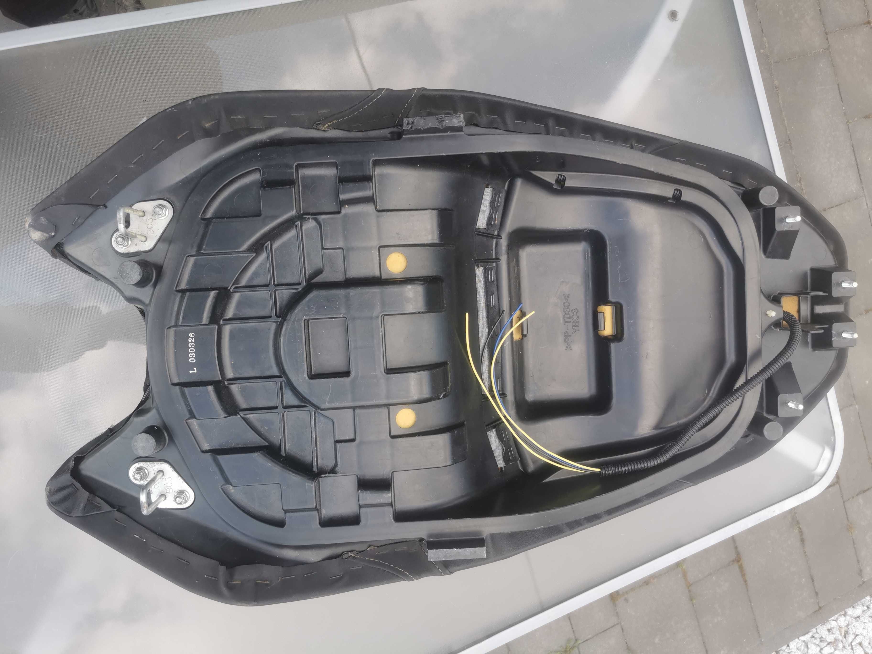 Yamaha T MAX 530 560 Kanapa siedzenie podgrzewane