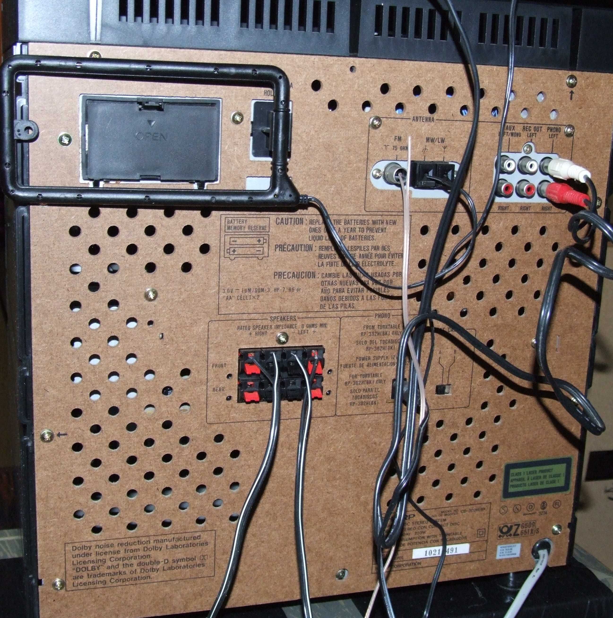 Wieża Sharp CD-302H z Adapterem i Głośnikami z Pilotem.